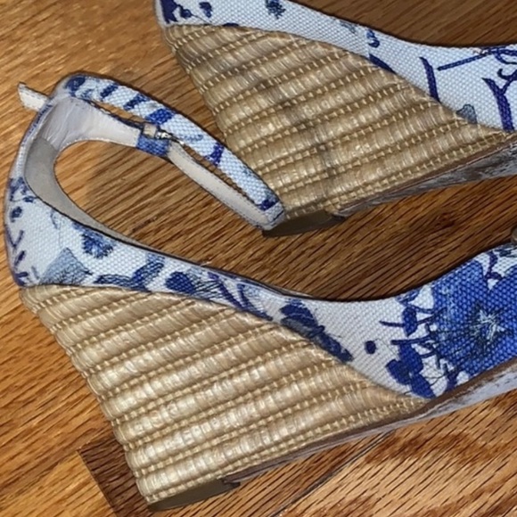 GUCCI WEDGE SANDALS. Size 7 - Picture 7 of 8